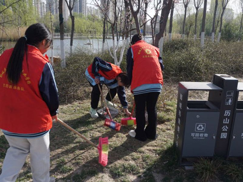 星空（中国）开展雷锋活动月活动